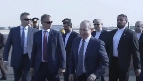 FELJTON - RUSKA TV STANICA USPELA DA UZBURKA ZAPADNU JAVNOST: Russia Today predstavlja opasnost po podrazumevajući američki medijski monopol FELJTON - RUSKA TV STANICA USPELA DA UZBURKA ZAPADNU JAVNOST: Russia Today predstavlja opasnost po podrazumevajući američki medijski monopol