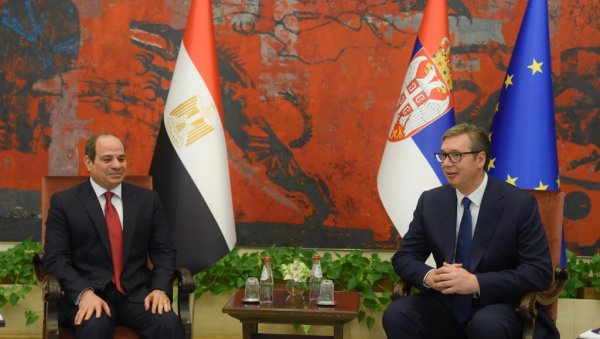 ВУЧИЋ У ДВОДНЕВНОЈ ПОСЕТИ ЕГИПТУ: Данас са председником Ел Сисијем - Потписивање низа споразума о сарадњи две државе ВУЧИЋ У ДВОДНЕВНОЈ ПОСЕТИ ЕГИПТУ: Данас са председником Ел Сисијем - Потписивање низа споразума о сарадњи две државе