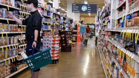 ПРЕКО НОЋИ ПОТОНУО: Јефтини трговачки ланац који послује у региону продат