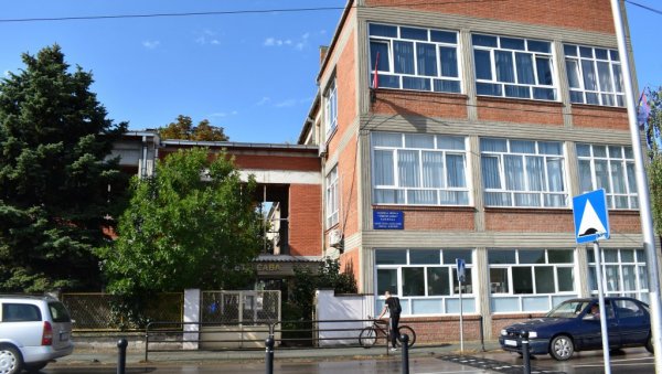 ВИШЕ НОВЦА ЗА ОСНОВНЕ ШКОЛЕ: Кикинда улаже 212 милиона ВИШЕ НОВЦА ЗА ОСНОВНЕ ШКОЛЕ: Кикинда улаже 212 милиона