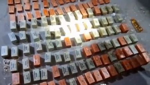 ЗАПЛЕЊЕНО 48 КИЛОГРАМА РАЗОРНОГ ТНТ: Руске снаге безбедности привеле украјинске диверзанте, хтели да дигну железницу у ваздух(ВИДЕО) ЗАПЛЕЊЕНО 48 КИЛОГРАМА РАЗОРНОГ ТНТ: Руске снаге безбедности привеле украјинске диверзанте, хтели да дигну железницу у ваздух(ВИДЕО)
