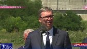 УЛОЖИЋЕМО 100 МИЛИОНА У НАМЕНСКУ ИНДУСТРИЈУ: Вучић припадницима полиције обећао побољшање животног стандарда