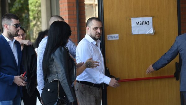 ДОНЕТА ПРЕСУДА: ЗОРАН МАРЈАНОВИЋ КРИВ ЗА УБИСТВО ЈЕЛЕНЕ МАРЈАНОВИЋ ДОНЕТА ПРЕСУДА: ЗОРАН МАРЈАНОВИЋ КРИВ ЗА УБИСТВО ЈЕЛЕНЕ МАРЈАНОВИЋ