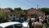 НОВОСТИ НА ЛИЦУ МЕСТА Драма испред куће Зорана Марјановића: Не улази у вучју јазбину без адвоката (ФОТО/ВИДЕО)