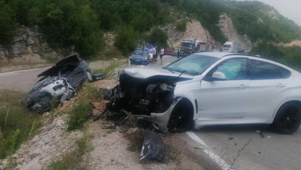 ПРВЕ ФОТОГРАФИЈЕ ТЕШКЕ САОБРАЋАЈНЕ НЕСРЕЋЕ: Познат идентитет Срба који су настрадали код Никшића ПРВЕ ФОТОГРАФИЈЕ ТЕШКЕ САОБРАЋАЈНЕ НЕСРЕЋЕ: Познат идентитет Срба који су настрадали код Никшића