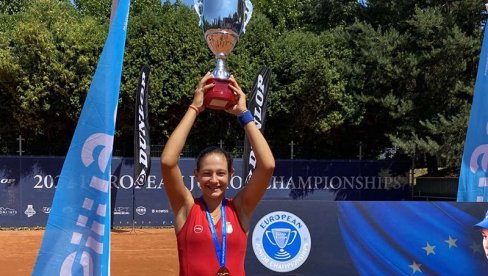 BRAVO, MIA: Mlada srpska teniserka osvojila titulu u Češkoj BRAVO, MIA: Mlada srpska teniserka osvojila titulu u Češkoj