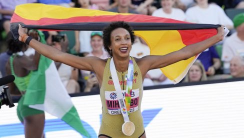 ODBRANA ZLATA: Sjajna Nemica je favorit u večerašnjem finalu ODBRANA ZLATA: Sjajna Nemica je favorit u večerašnjem finalu