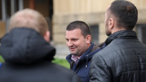 DUŠKO NUDIO JEMSTVO, PA SE PREDAO: Detalji dolaska brata Darka Šarića u beogradsku policiju DUŠKO NUDIO JEMSTVO, PA SE PREDAO: Detalji dolaska brata Darka Šarića u beogradsku policiju