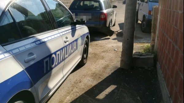 НОВОСТИ САЗНАЈУ: Хапшење у Великом Трновцу - пронађено преко 60 килограма дроге НОВОСТИ САЗНАЈУ: Хапшење у Великом Трновцу - пронађено преко 60 килограма дроге