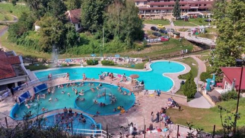 JEDINA SRPSKA BANJA KOJA IMA PRIRODNI GEJZIR: Noćenje košta svega 1.000 dinara po osobi, a možete da izlečite mnoge bolesti