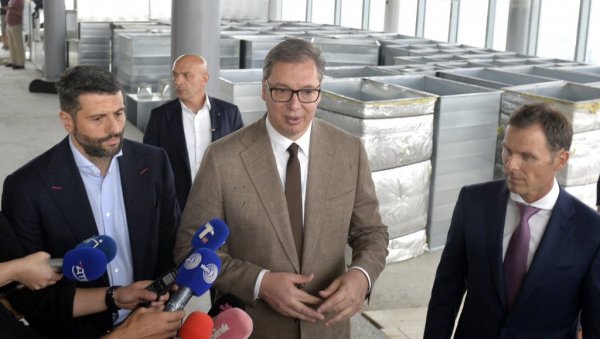 НАШ ГРАД ПОСТАО ЈЕ МЕТРОПОЛА У СВАКОМ СМИСЛУ: Вучић обишао радове на Кули Београд (ВИДЕО) НАШ ГРАД ПОСТАО ЈЕ МЕТРОПОЛА У СВАКОМ СМИСЛУ: Вучић обишао радове на Кули Београд (ВИДЕО)