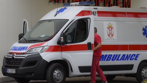 UPRKOS NAPORIMA LEKARA: Preminula devojka iz Čačka koja je skočila sa petog sprata