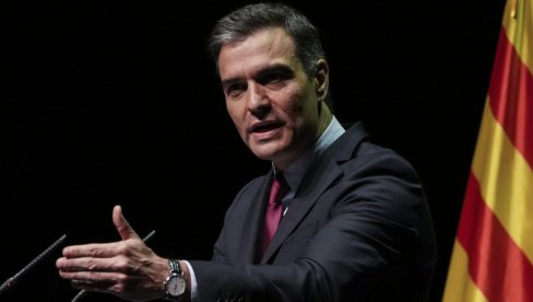 ŠPANIJA OTVARA VRATA ZA POLA MILIONA MIGRANATA: Dok Sančez brani odluku, opozicija kipti od besa (FOTO)