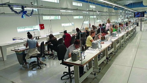 TEKSTILCIMA FALE ISKUSNIJI KROJAČI: Naša zemlja ima potencijala za proizvodnju kvalitetnijih odevnih predmeta za poznate brendove: TEKSTILCIMA FALE ISKUSNIJI KROJAČI: Naša zemlja ima potencijala za proizvodnju kvalitetnijih odevnih predmeta za poznate brendove: