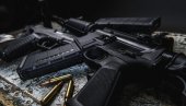 РЕКОРДНА ЗАПЛЕНА ОРУЖЈА: Заједничка акција Канаде и САД, банда кријумчарила и дрогу РЕКОРДНА ЗАПЛЕНА ОРУЖЈА: Заједничка акција Канаде и САД, банда кријумчарила и дрогу