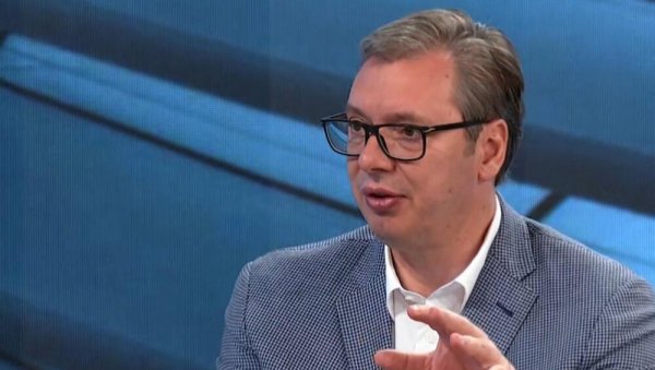 ВУЧИЋ ПОСЛАО ПОРУКУ НАРОДУ НА КиМ: Хвала што чувате српско име и презиме, на неустрашивости и храбрости ВУЧИЋ ПОСЛАО ПОРУКУ НАРОДУ НА КиМ: Хвала што чувате српско име и презиме, на неустрашивости и храбрости