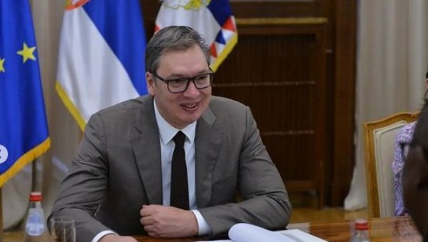 ВУЧИЋ ДОБИО ЗАНИМЉИВ ДАР: Хвала амбасадору Кухти на поклону који ће заувек бити подсетник на лепоту и умеће ове дивне игре (ФОТО) ВУЧИЋ ДОБИО ЗАНИМЉИВ ДАР: Хвала амбасадору Кухти на поклону који ће заувек бити подсетник на лепоту и умеће ове дивне игре (ФОТО)