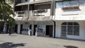 НОВО ДИВЉАЊЕ У НОВОМ САДУ: Блокадери фотељаши и терористи из опозиције поново праве хаос испред просторија СНС-а НОВО ДИВЉАЊЕ У НОВОМ САДУ: Блокадери фотељаши и терористи из опозиције поново праве хаос испред просторија СНС-а