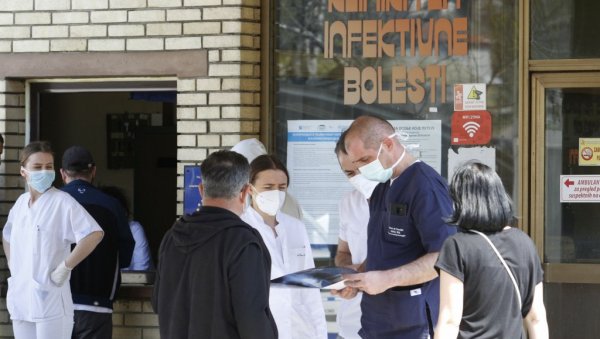 НЕ ПОМАЖЕ ИМУНИТЕТ ОД ПРОШЛЕ КОРОНЕ: Ковид се у Српској вратио на велика врата, међу хоспитализованима има и најмлађих НЕ ПОМАЖЕ ИМУНИТЕТ ОД ПРОШЛЕ КОРОНЕ: Ковид се у Српској вратио на велика врата, међу хоспитализованима има и најмлађих
