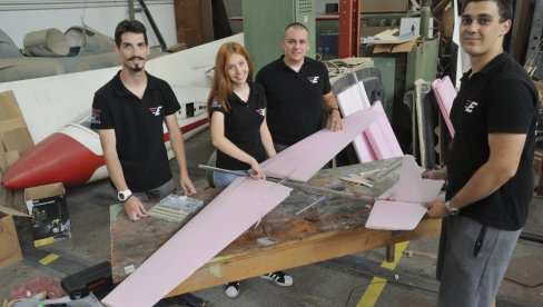 LANSIRAJU RAKETE U EČKOJ: Finale prestižnog međunarodnog takmičenja studenat vazduhoplovstva LANSIRAJU RAKETE U EČKOJ: Finale prestižnog međunarodnog takmičenja studenat vazduhoplovstva