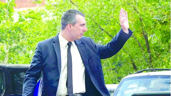 ОРЛИЋ: Србија стоји уз свог председника и бира живот и будућност ОРЛИЋ: Србија стоји уз свог председника и бира живот и будућност