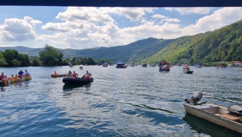 DRAGULJ SA OBALE DRINE: Mali Zvornik nudi posetiocima svestranu turističku ponudu DRAGULJ SA OBALE DRINE: Mali Zvornik nudi posetiocima svestranu turističku ponudu