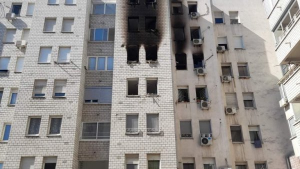 ТУЖНА ПРИЧА НЕСРЕЋНЕ БАКЕ: Ватра букнула од свеће коју је Љубинка свако вече палила у помен мужу (ФОТО) ТУЖНА ПРИЧА НЕСРЕЋНЕ БАКЕ: Ватра букнула од свеће коју је Љубинка свако вече палила у помен мужу (ФОТО)