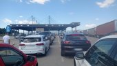 ПРИШТИНА КОНАЧНО ОТВОРИЛА ЈАРИЊЕ: Нормализован саобраћај после 26 сати, престала примена пропратних докумената на Мердару ПРИШТИНА КОНАЧНО ОТВОРИЛА ЈАРИЊЕ: Нормализован саобраћај после 26 сати, престала примена пропратних докумената на Мердару