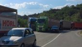 AGONIJA NA JARINJU SE NASTAVLJA: Administrativni prelaz zatvoren skoro 24 sata (FOTO) AGONIJA NA JARINJU SE NASTAVLJA: Administrativni prelaz zatvoren skoro 24 sata (FOTO)
