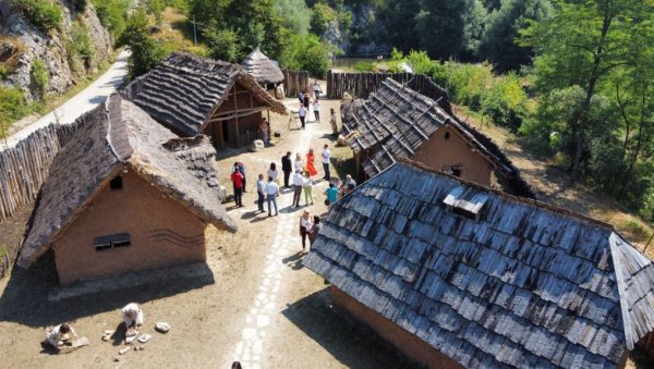СТАПАРК УМЕСТО ЗАШТИТЕ ПРИРОДЕ: Ужичани незадовољни урбанизацијом изузетних предела уз Ђетињу СТАПАРК УМЕСТО ЗАШТИТЕ ПРИРОДЕ: Ужичани незадовољни урбанизацијом изузетних предела уз Ђетињу
