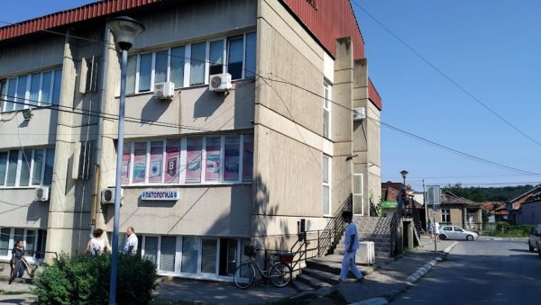 ОД ПОЧЕТКА ЈУНА ЈЕДАН ПОЗИТИВАН: Вирус корона нестаје у Параћину ОД ПОЧЕТКА ЈУНА ЈЕДАН ПОЗИТИВАН: Вирус корона нестаје у Параћину