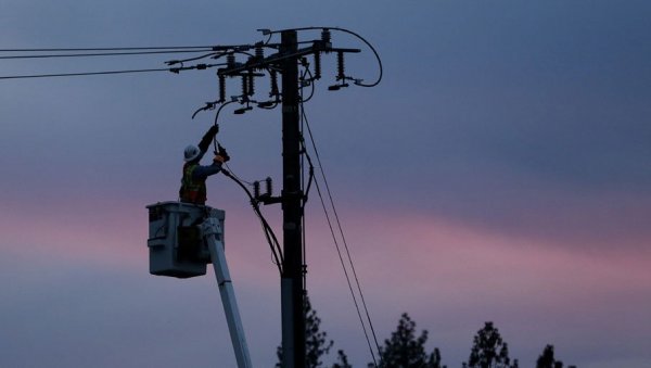 СТРУЈЕ ИМА ДОВОЉНО И ПОСКУПЉЕЊА НЕЋЕ БИТИ: Душан Живковић, генерални директор Електропривреде Србије СТРУЈЕ ИМА ДОВОЉНО И ПОСКУПЉЕЊА НЕЋЕ БИТИ: Душан Живковић, генерални директор Електропривреде Србије