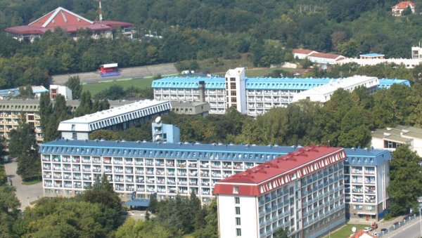 ЗА БУДУЋЕ АКАДЕМЦЕ ЈОШ 1.400 МЕСТА: У последњих десет година сређено 15 домова за смештај ученика и студената ЗА БУДУЋЕ АКАДЕМЦЕ ЈОШ 1.400 МЕСТА: У последњих десет година сређено 15 домова за смештај ученика и студената