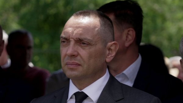 ВУЛИН: Бећировић мисли да је слобода ако по дозволи странаца сме слободно да лаже о Вучићу, о Додику и о Србима ВУЛИН: Бећировић мисли да је слобода ако по дозволи странаца сме слободно да лаже о Вучићу, о Додику и о Србима