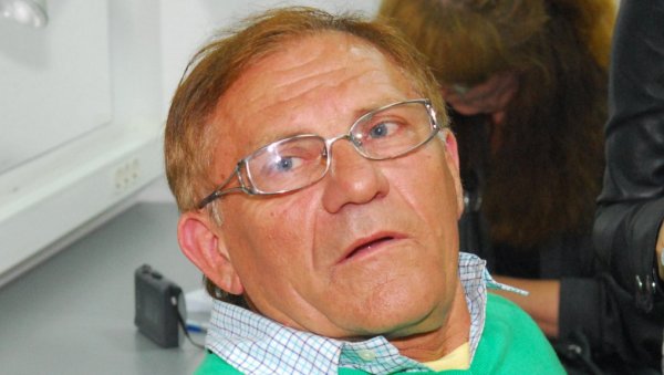 МИЛОШ БОЈАНИЋ ЖЕЛИ ДА ПОБЕГНЕ ОД СВИХ: Продаје вилу, а ево где ће да проведе остатак живота МИЛОШ БОЈАНИЋ ЖЕЛИ ДА ПОБЕГНЕ ОД СВИХ: Продаје вилу, а ево где ће да проведе остатак живота