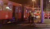 DRAMA U BEOGRADU: Žena ispala iz tramvaja - obustavljen saobraćaj u Bulevaru kralja Aleksandra (VIDEO)