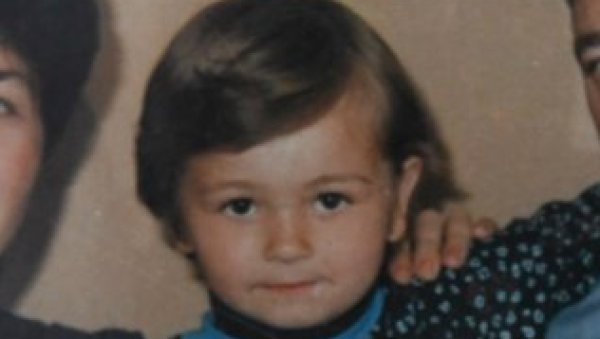 САЊАМО НАШУ СПРЖЕНУ ДЕЦУ, ЈОШ НАС БУДЕ И ТРАЖЕ ОДГОВОР: Родитељи уморених малишана на Петровачкој цести засутој бомбама, 27 година касније САЊАМО НАШУ СПРЖЕНУ ДЕЦУ, ЈОШ НАС БУДЕ И ТРАЖЕ ОДГОВОР: Родитељи уморених малишана на Петровачкој цести засутој бомбама, 27 година касније