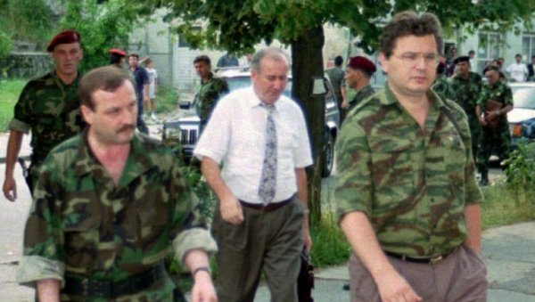 КРАЈИНИ ОДУЗЕТЕ ДВЕ ТРЕЋИНЕ ТЕРИТОРИЈЕ: Зашто руководство РСК није никако могло да прихвати План З-4 КРАЈИНИ ОДУЗЕТЕ ДВЕ ТРЕЋИНЕ ТЕРИТОРИЈЕ: Зашто руководство РСК није никако могло да прихвати План З-4
