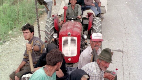 СКОРО 900 ЖРТАВА ОЛУЈЕ СТАРИЈЕ ОД 60 ГОДИНА: Веритас подсећа да се још 631 особа води као нестала, од чега су половина жене СКОРО 900 ЖРТАВА ОЛУЈЕ СТАРИЈЕ ОД 60 ГОДИНА: Веритас подсећа да се још 631 особа води као нестала, од чега су половина жене
