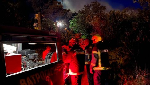 NESVAKIDAŠNJA INTERVENCIJA U NIŠU: Vatrogasci izašli na teren, ali nisu imali šta da gase, evo šta su zatekli u stanu NESVAKIDAŠNJA INTERVENCIJA U NIŠU: Vatrogasci izašli na teren, ali nisu imali šta da gase, evo šta su zatekli u stanu