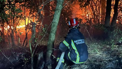 REAKCIJA ŠTABA ZA VANREDNE SITUACIJE: Vatrogasci u Trgovištu dobili vrednu donaciju REAKCIJA ŠTABA ZA VANREDNE SITUACIJE: Vatrogasci u Trgovištu dobili vrednu donaciju