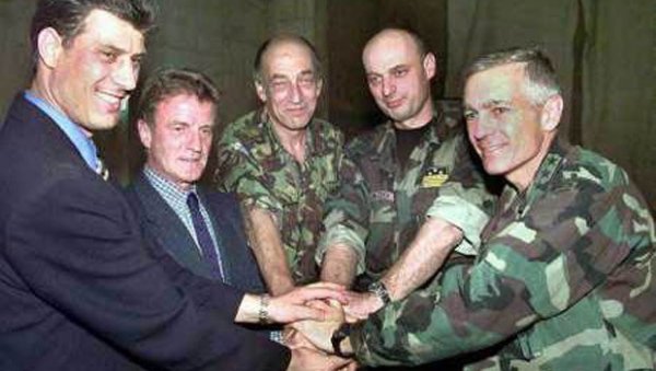 СРБИЈА ВАМ НЕЋЕ БИТИ ПЛЕН КАО 1999. Наративом о руском утицају, уз оправдање бомбардовања, настављен удар на Србију - Вучић одговорио СРБИЈА ВАМ НЕЋЕ БИТИ ПЛЕН КАО 1999. Наративом о руском утицају, уз оправдање бомбардовања, настављен удар на Србију - Вучић одговорио