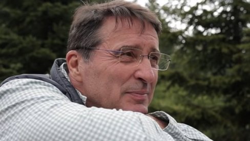 ЧИМ ИЗАЂЕМ ИЗ ОДЕЛА... Огласио се Мемедовић након последњег дана снимања Потере (ФОТО) ЧИМ ИЗАЂЕМ ИЗ ОДЕЛА... Огласио се Мемедовић након последњег дана снимања Потере (ФОТО)