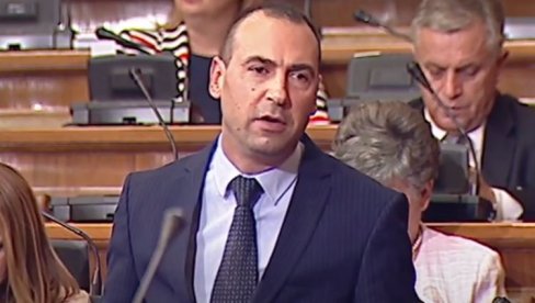 DANAS SMO OPET SLUŠALI FRAZE I FLOSKULE: Marković odgovorio na Lutovčev predlog o penzijama DANAS SMO OPET SLUŠALI FRAZE I FLOSKULE: Marković odgovorio na Lutovčev predlog o penzijama
