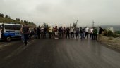 BLOKIRALI ODVOZ UGLJA: Protest bivših radnika obezbeđenja rudnika u Pljevljima BLOKIRALI ODVOZ UGLJA: Protest bivših radnika obezbeđenja rudnika u Pljevljima