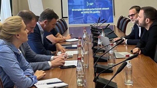 МАЛИ: Састанак са представницима иницијативе Дигитална Србија МАЛИ: Састанак са представницима иницијативе Дигитална Србија