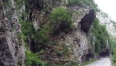 DETALJI TRAGEDIJE KOD TREBINJA: Stena se odronila, turistkinja pala s visine od dvanaest metara
