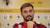 ДУШАН ГА ЈЕ САСТАВИО ШАКОМ У ГЛАВУ: Нови детаљи напада на капитена Србије ДУШАН ГА ЈЕ САСТАВИО ШАКОМ У ГЛАВУ: Нови детаљи напада на капитена Србије
