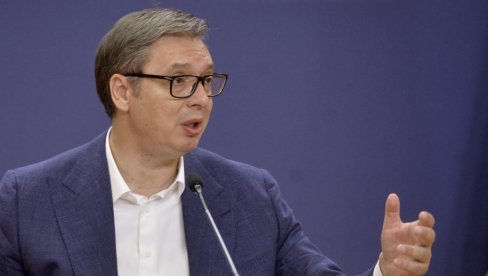 ГЛАСОВЕ НЕ ТРАЖИМ У ЗАГРЕБУ, ВЕЋ У СРБИЈИ Вучић: Народ у нашој земљи другачије види ствари ГЛАСОВЕ НЕ ТРАЖИМ У ЗАГРЕБУ, ВЕЋ У СРБИЈИ Вучић: Народ у нашој земљи другачије види ствари