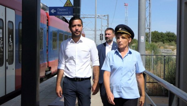 МОМИРОВИЋ: Српска железница је на добром колосеку, број путника удвостручен (ФОТО) МОМИРОВИЋ: Српска железница је на добром колосеку, број путника удвостручен (ФОТО)